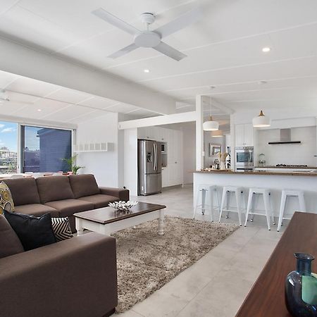 Incredible Value - Perfect For Large Families Villa Gold Coast Bagian luar foto