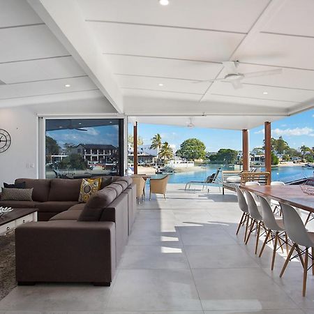 Incredible Value - Perfect For Large Families Villa Gold Coast Bagian luar foto