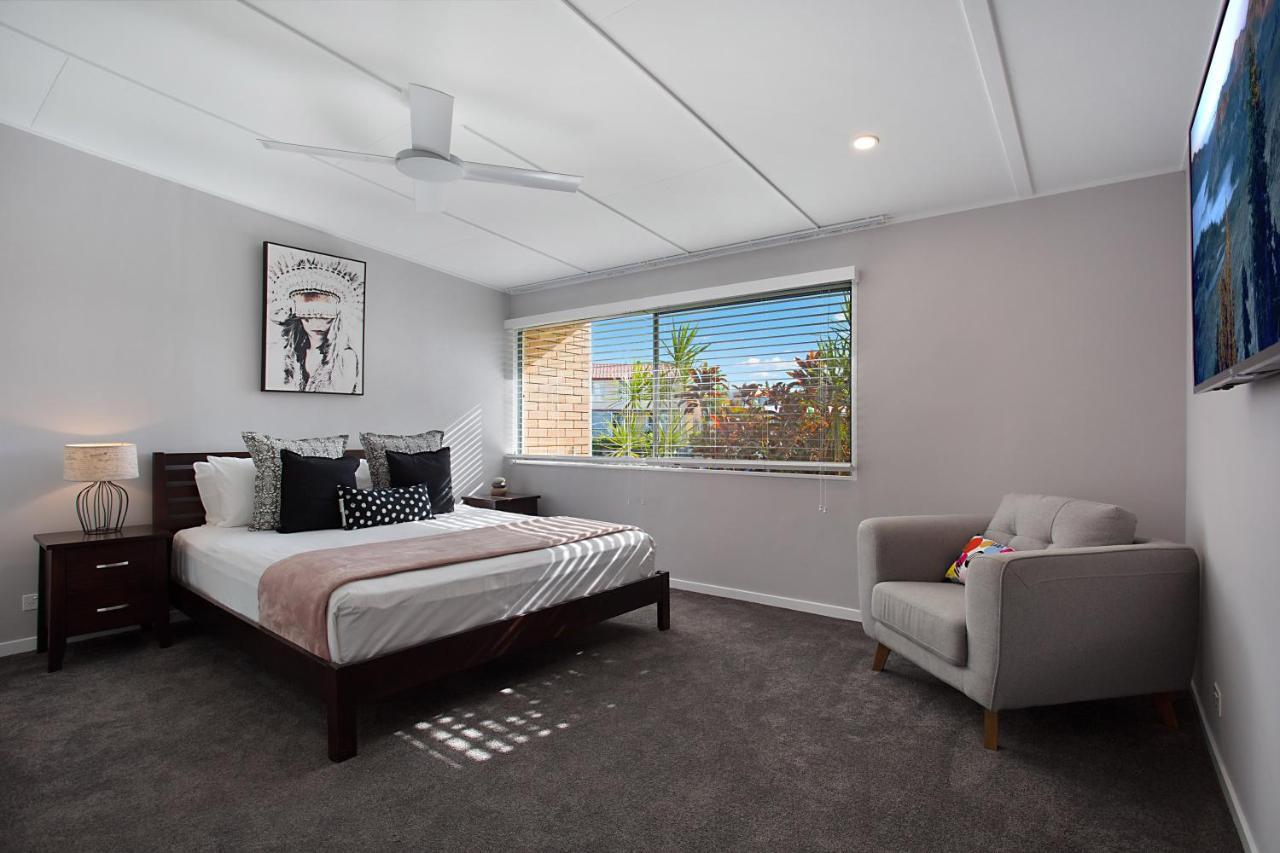 Incredible Value - Perfect For Large Families Villa Gold Coast Bagian luar foto